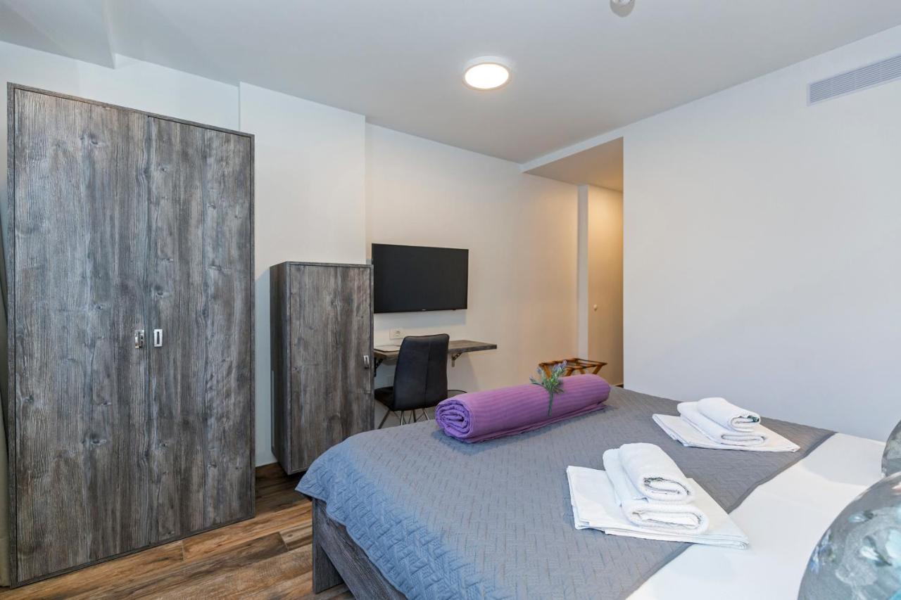 Apinelo Tower Rooms Split Exterior foto